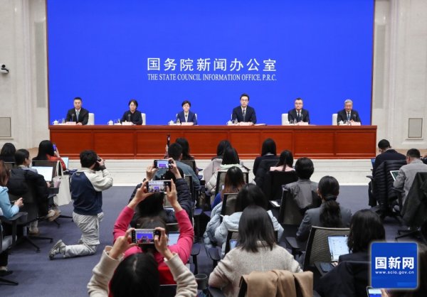 “十五五”绿色转型新部署：全面实施碳排放总量和强度双控制度
